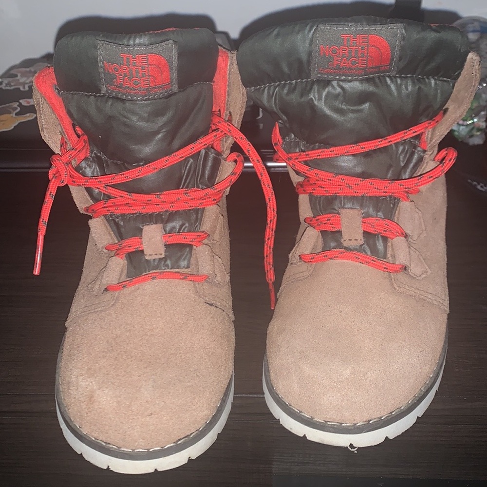 NorthFace women heat seeker boots size 7 Use about twice very good condition